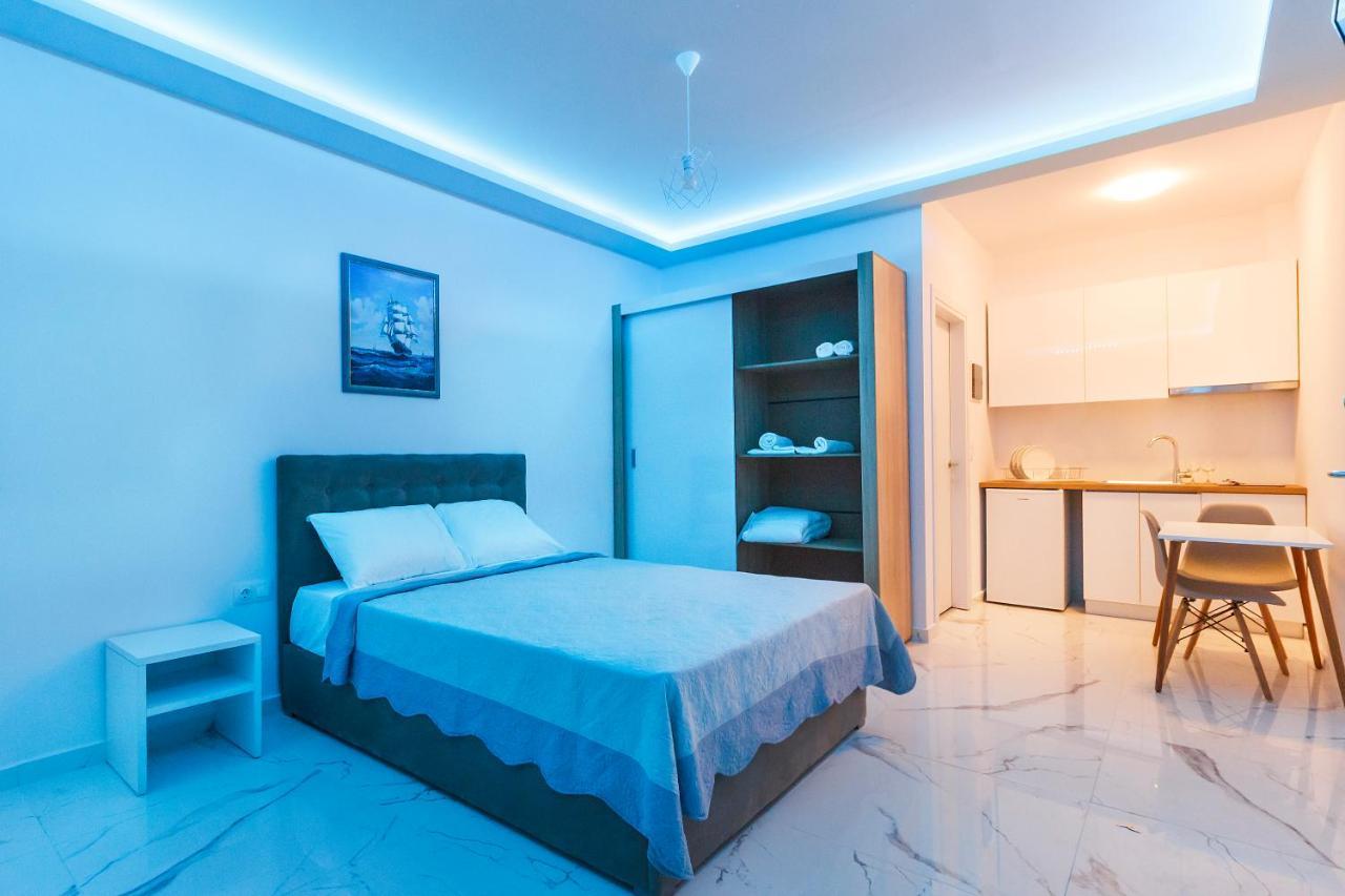 Nikogroup Plaza Apartment Polychrono Bagian luar foto