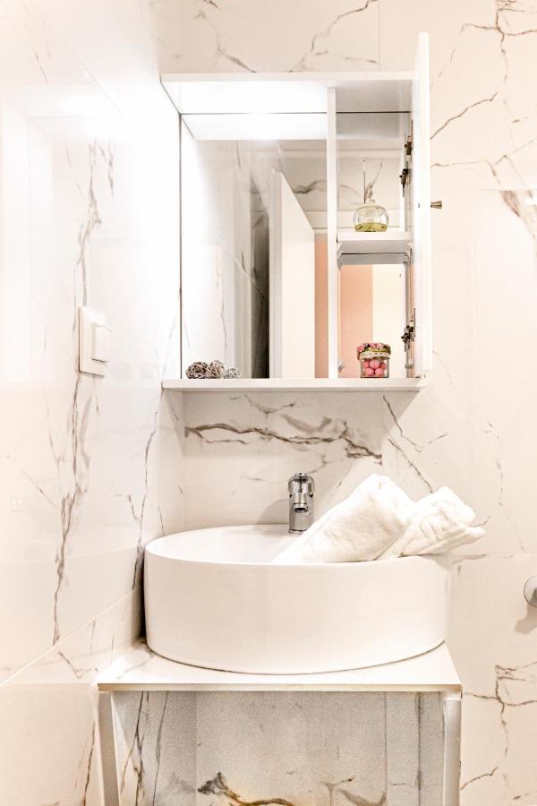 Nikogroup Plaza Apartment Polychrono Bagian luar foto