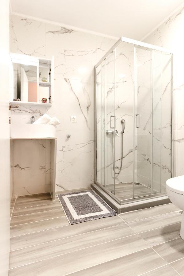 Nikogroup Plaza Apartment Polychrono Bagian luar foto