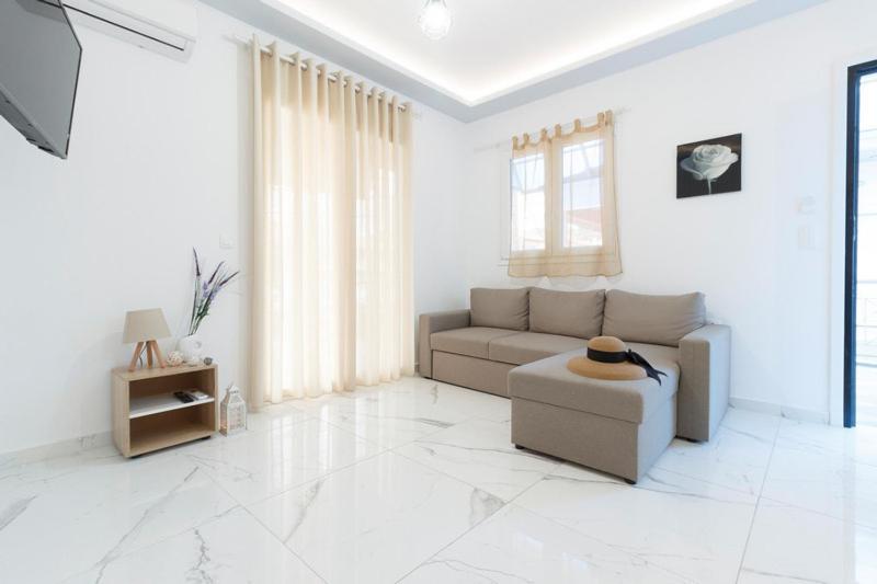 Nikogroup Plaza Apartment Polychrono Bagian luar foto