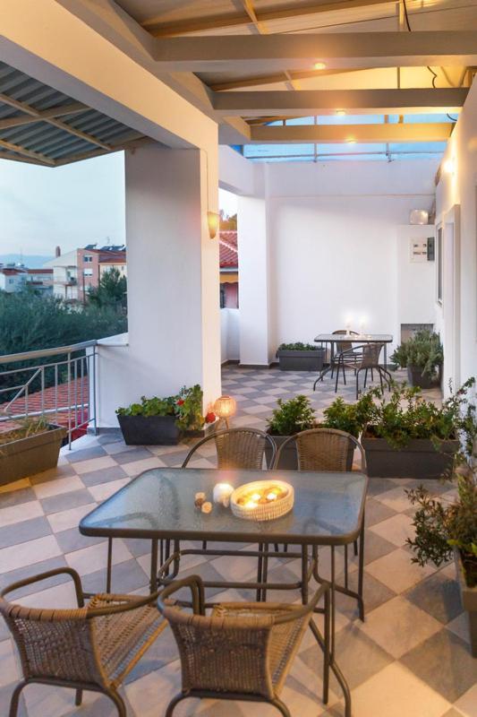 Nikogroup Plaza Apartment Polychrono Bagian luar foto