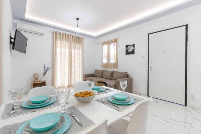 Nikogroup Plaza Apartment Polychrono Bagian luar foto