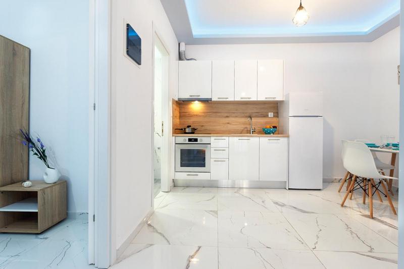 Nikogroup Plaza Apartment Polychrono Bagian luar foto