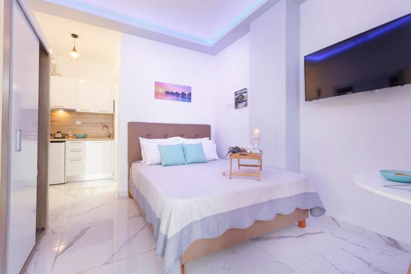 Nikogroup Plaza Apartment Polychrono Bagian luar foto