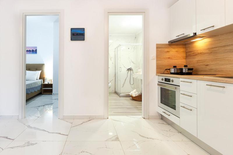 Nikogroup Plaza Apartment Polychrono Bagian luar foto