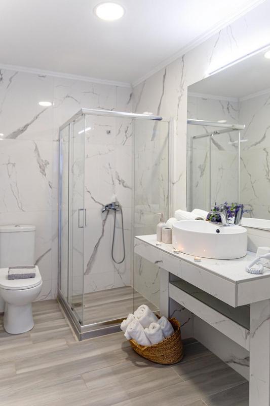 Nikogroup Plaza Apartment Polychrono Bagian luar foto